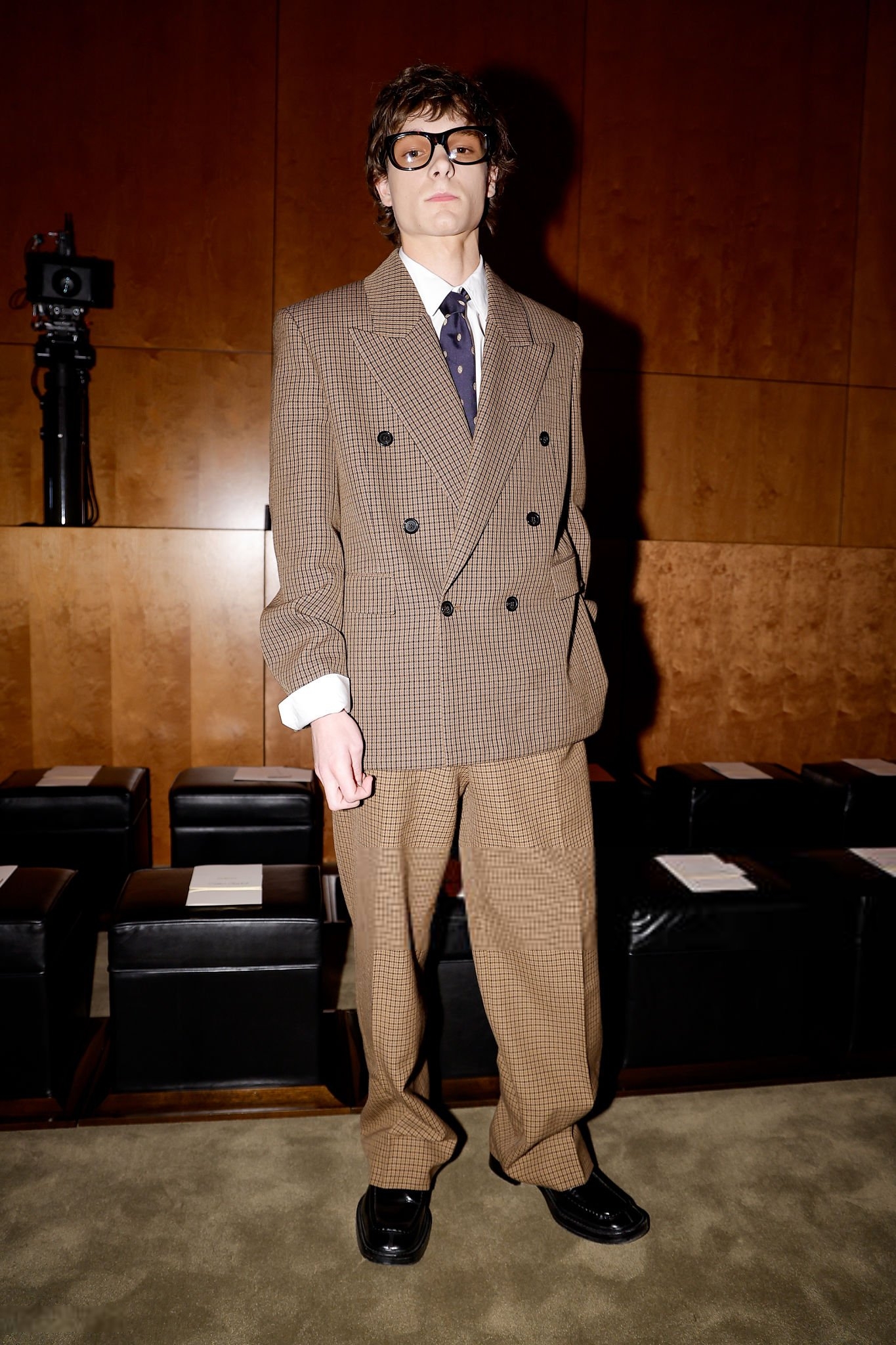 PFW-001.jpg PFW-001.jpg
