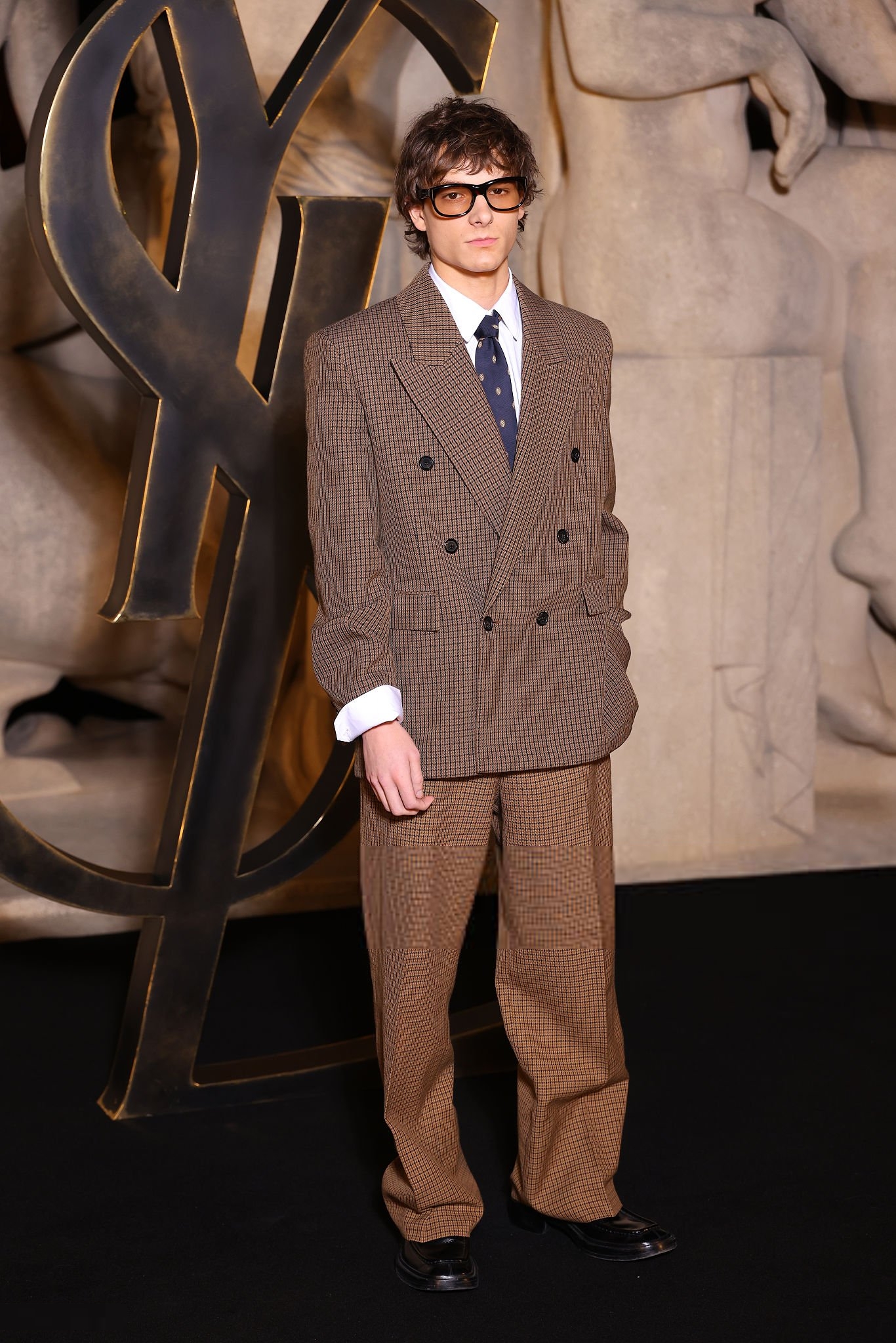 PFW-007.jpg PFW-007.jpg