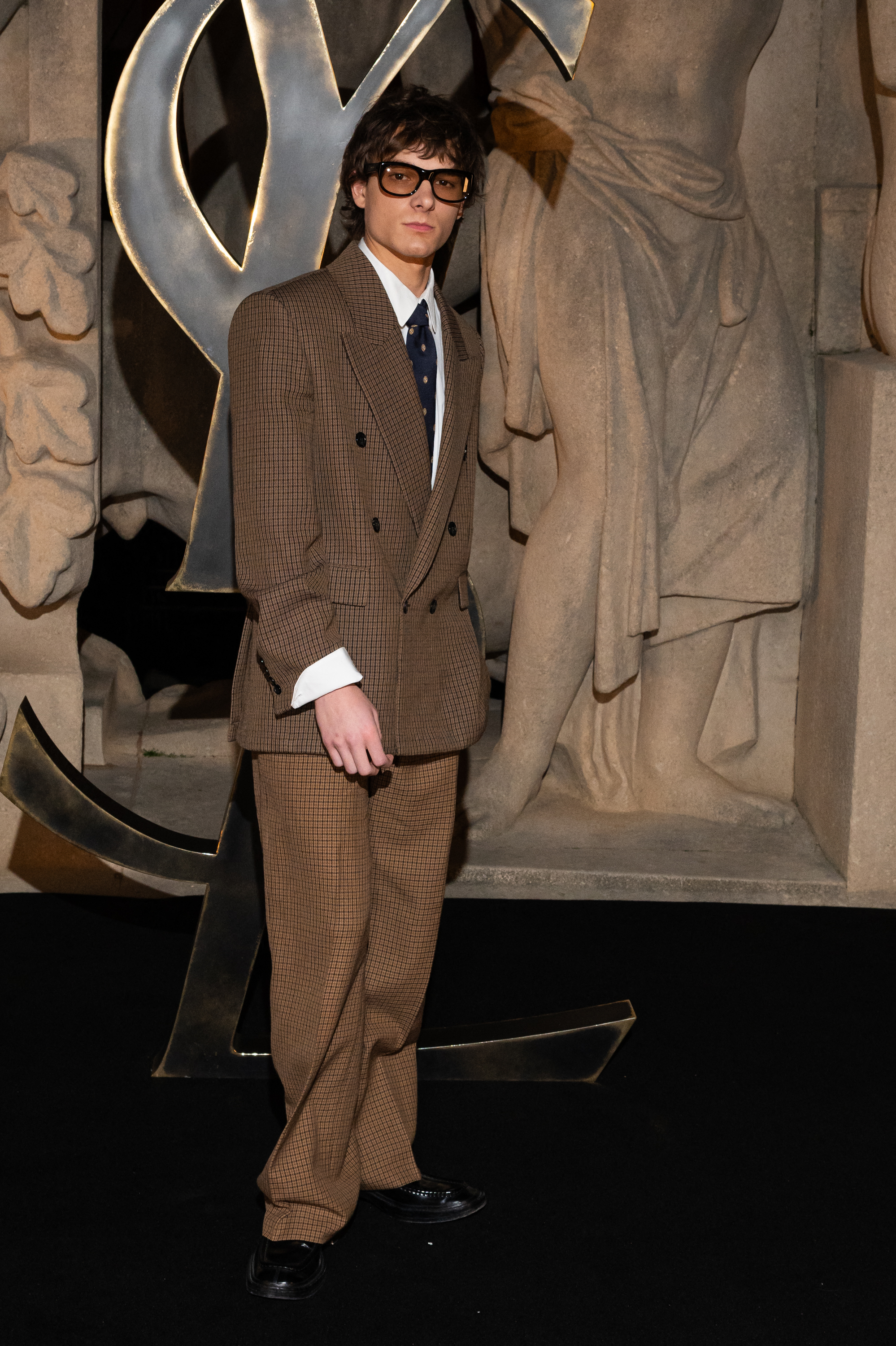 PFW-013.jpg PFW-013.jpg